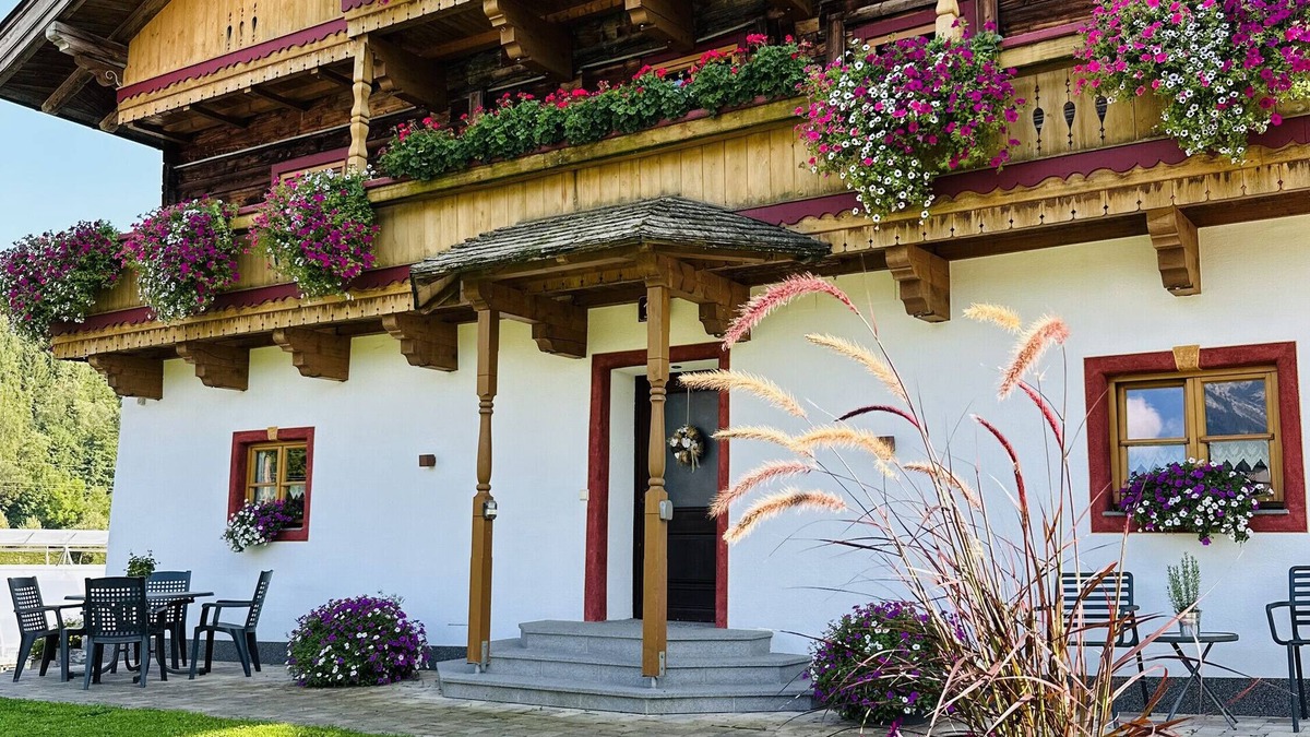 Maria Alm am Steinernen Meer Apartment | Apartment "Steinernes Meer" with Balcony, Mountain View at an Organic Farm
