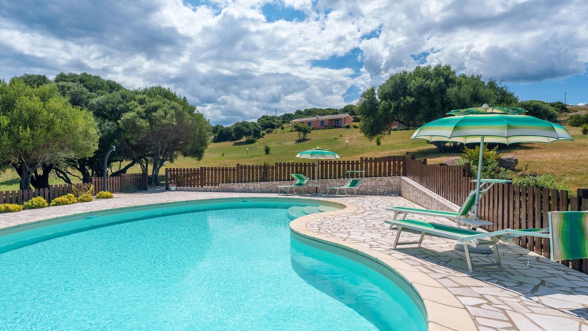 Aglientu Apartment | Apartment 'Stella Marina Piscina E Vista Mare' with Sea View, Wi-Fi and Air Conditioning