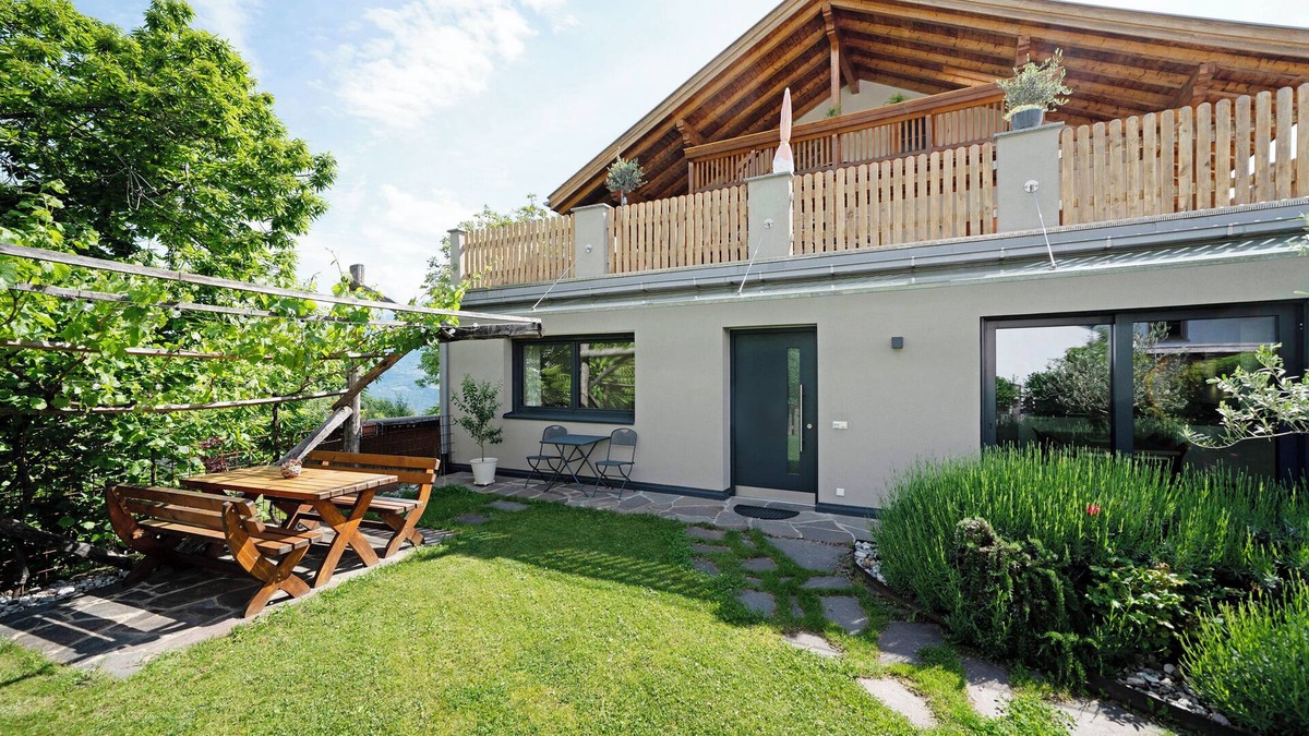 Vollan Apartment | Apartment 'Stettnerhof Mayenburg' with Mountain View, Terrace & Wi-Fi