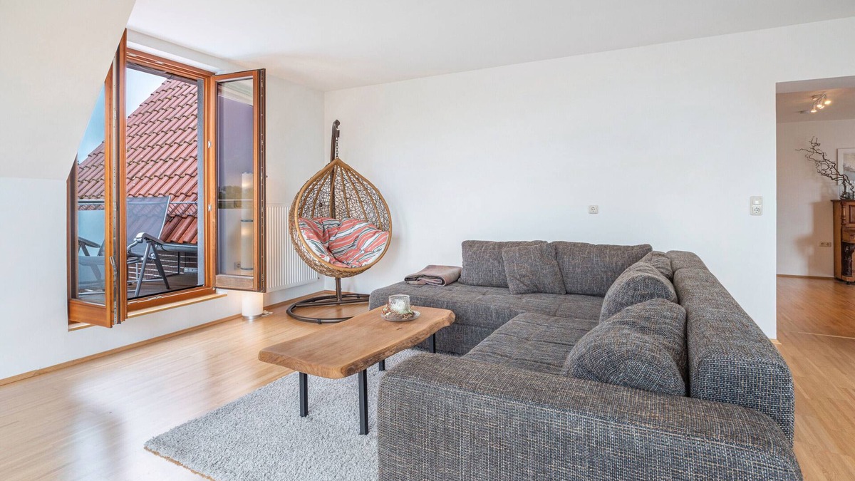 Region Hannover District Apartment | Apartment 'Storchenblick' with Balcony and Wi-Fi