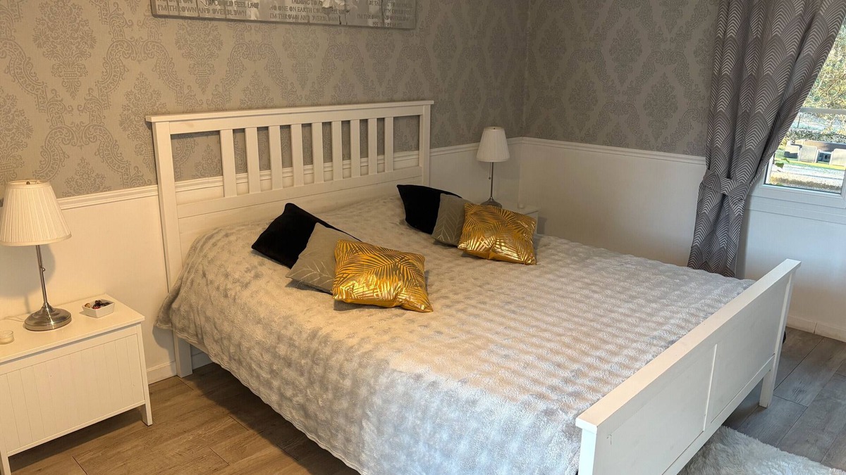 Saint-Zacharie Apartment | Apartment 'Studio Romantique À Saint Zacharie' with Wi-Fi
