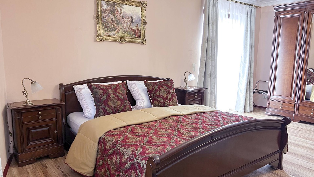 Weimar Apartment | Apartment Suite Lotta - 83 sqm with balcony & parking space at Goethepark