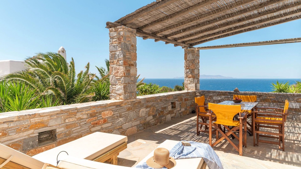 Kini Apartment | Apartment 'Suite No 2' with Sea View, Wi-Fi and Air Conditioning