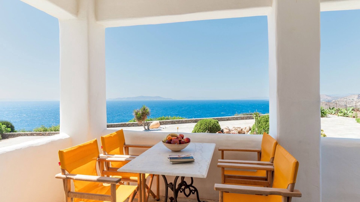 Kini Apartment | Apartment 'Suite No 3' with Sea View, Wi-Fi and Air Conditioning