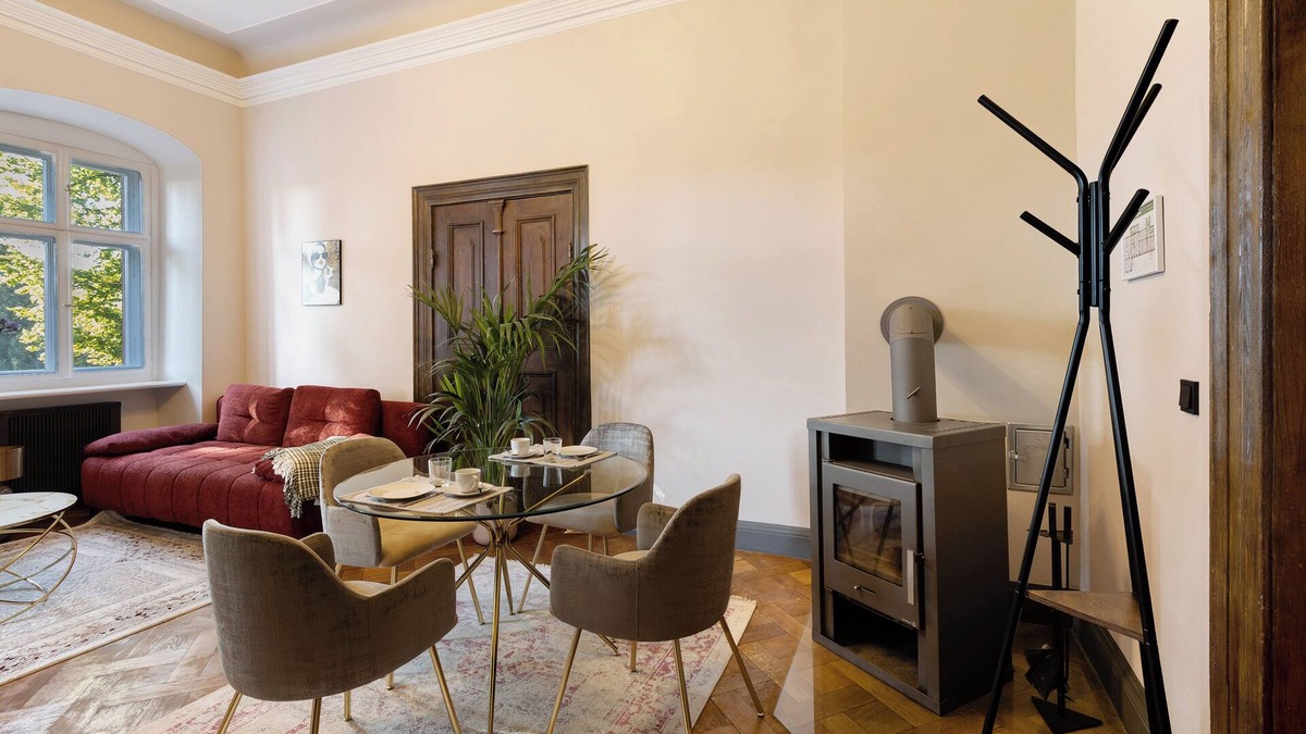 Querfurt Apartment | Apartment 'Suite' with Shared Pool, Shared Terrace and Wi-Fi
