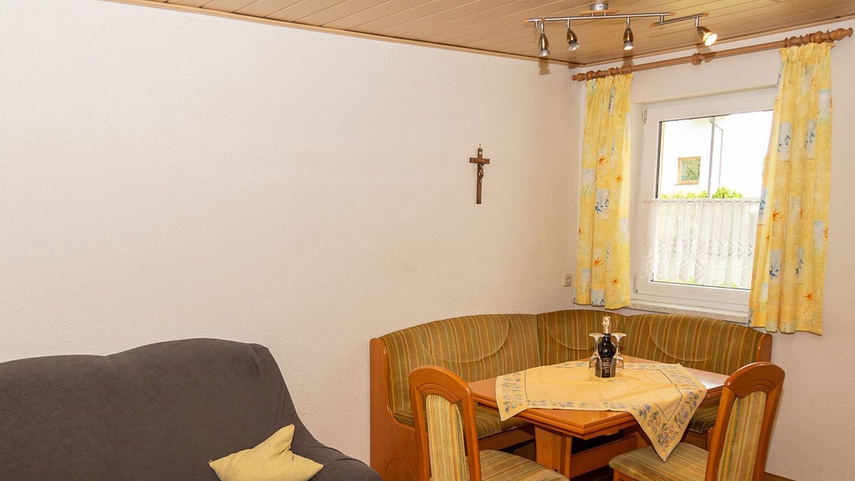 Neuler Apartment | Apartment sun yellow, 60 square meters, 2 bedrooms, max. 4 people