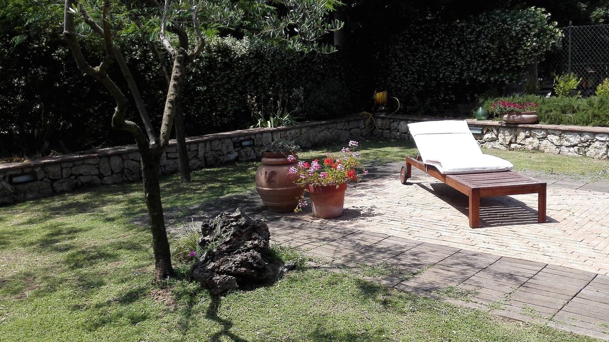 Gianola Apartment | Apartment surrounded by greenery