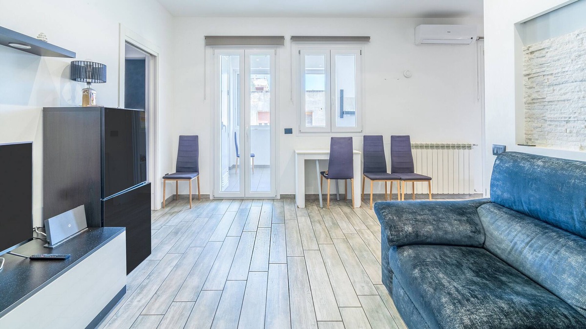 Tiche Apartment | Apartment 'Syria Luxury Apartment' with Private Terrace, Wi-Fi and Air Conditioning