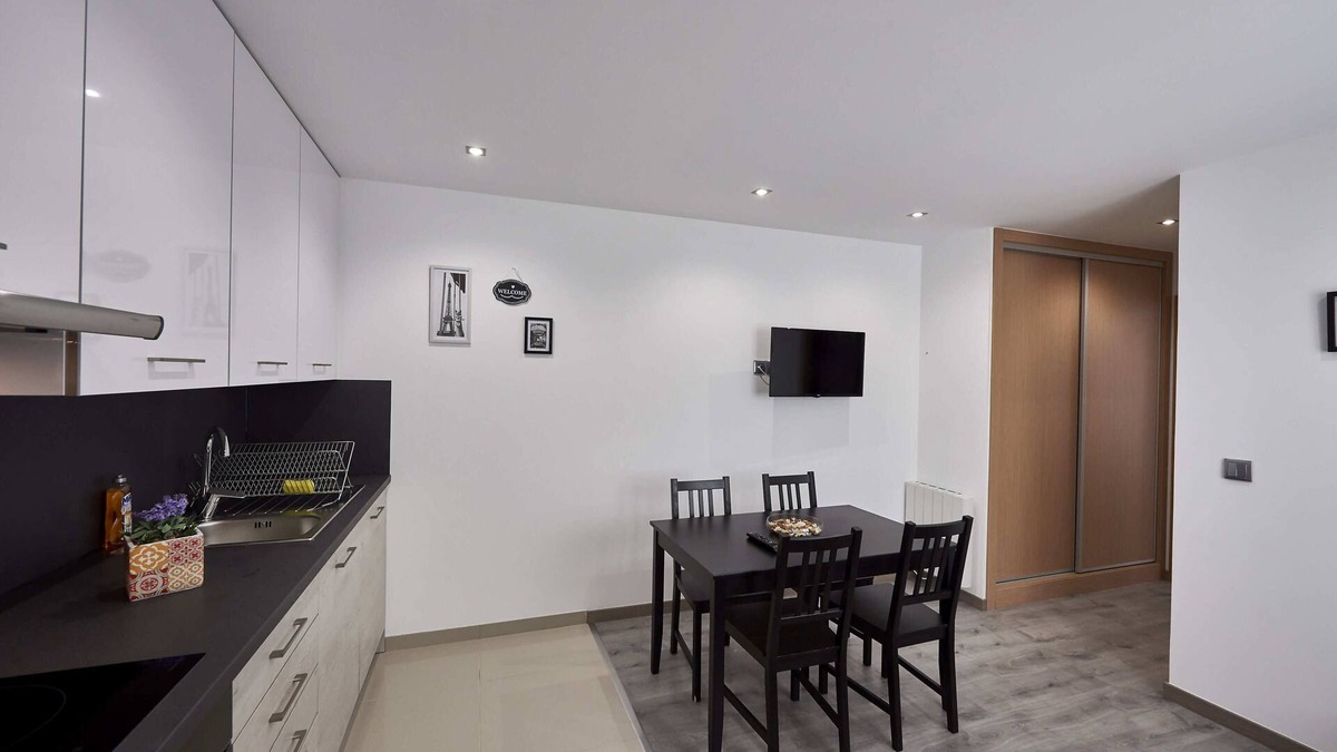 Le Pin Apartment | APARTMENT T2 Rdc in peace, 1 to 4 beds, direct access A4/A104