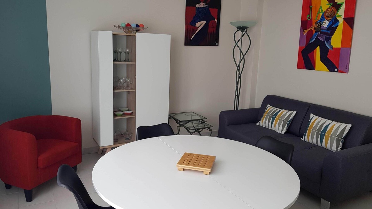 Poulgoazec Apartment | APARTMENT T3 3 *RESIDENCE LA MONTAGNE AUDIERNE 300 M FROM THE BEACH SEA VIEW
