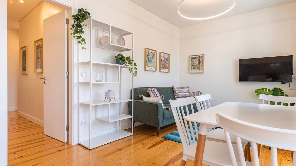 Oeiras Apartment | Apartment T3 65m2, 3 bedroom at Paço de Arco