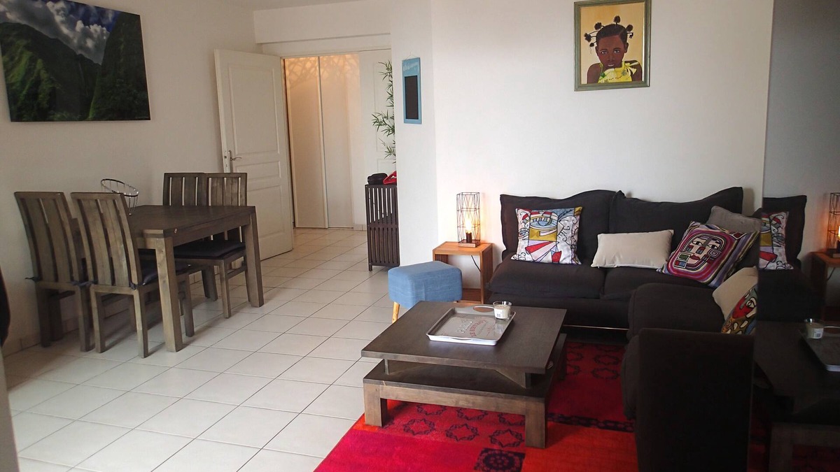 Centre-Ville Apartment | Apartment T3 Standing. St Pierre Réunion seafront.