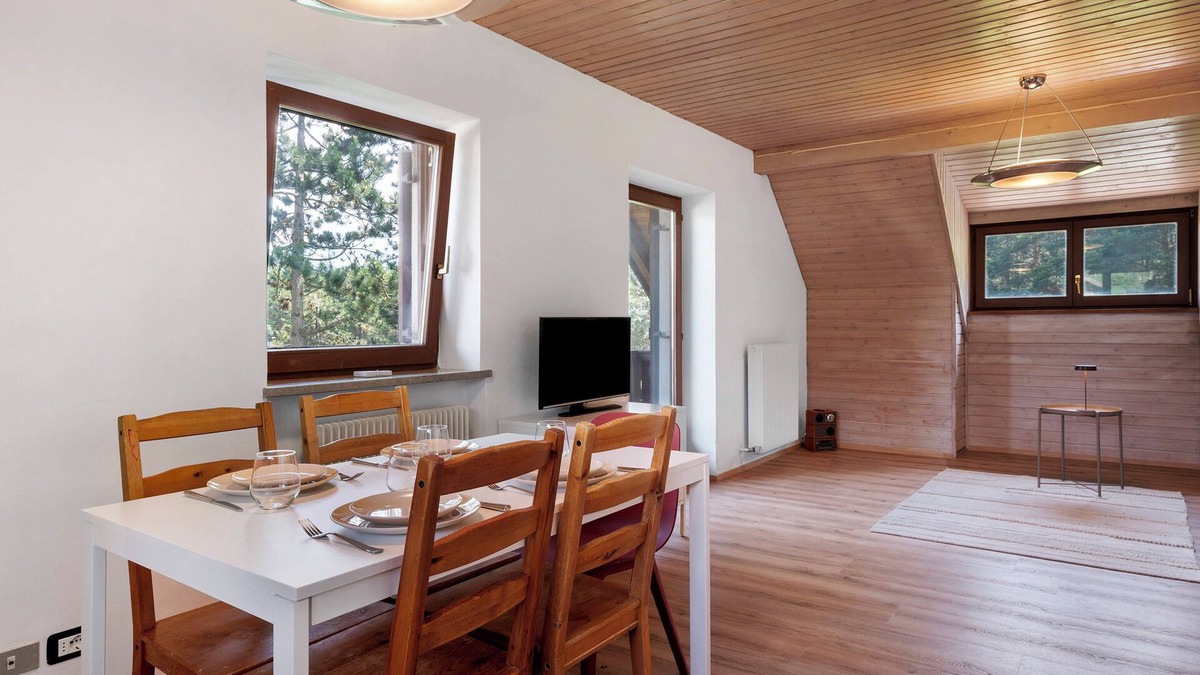 Collalbo Apartment | Apartment 'Tann 11' with Mountain View and Balcony