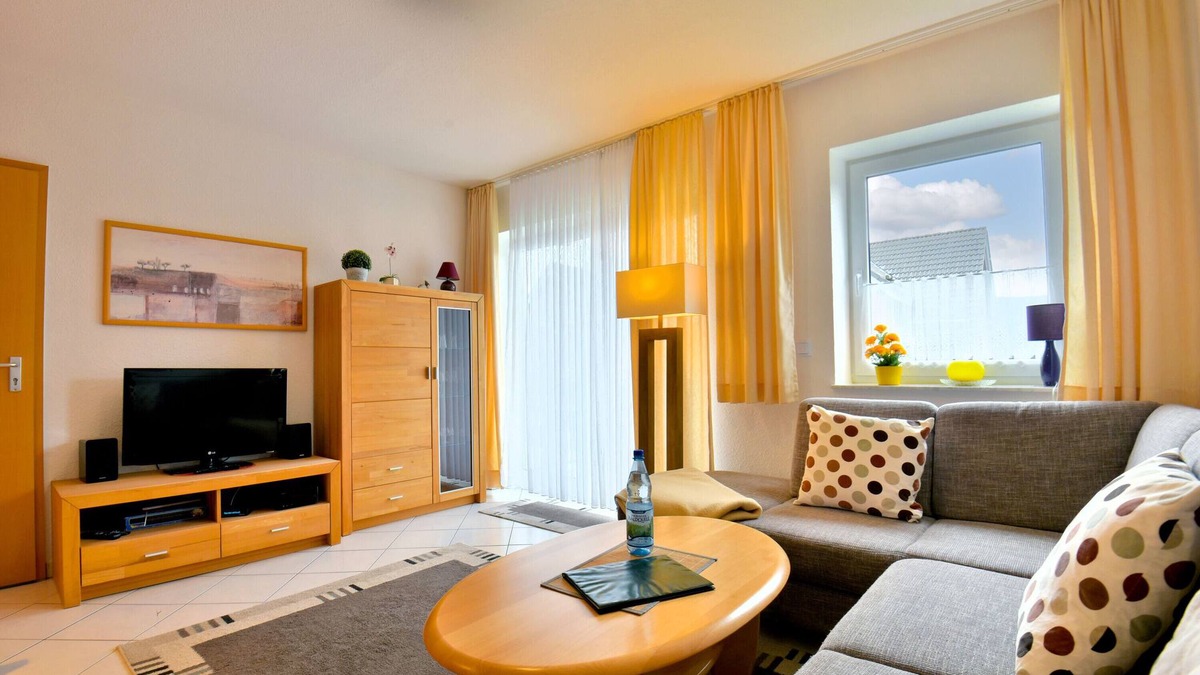 Oberhof Apartment | Apartment 'Tannenblick 3-3' with Shared Garden, Balcony and Wi-Fi