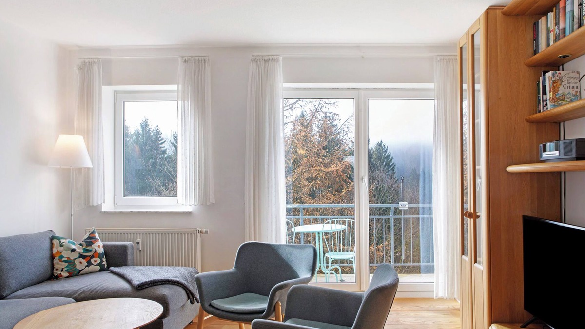 Oberhof Apartment | Apartment 'Tannenblick 6-2' with Mountain View, Balcony and Wi-Fi