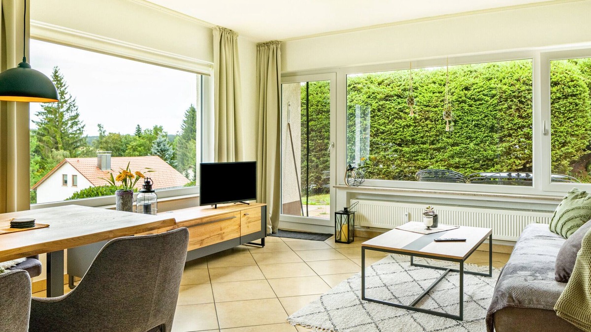 Schoenwald Apartment | Apartment "Tannenblick" with Private Terrace & Wi-Fi