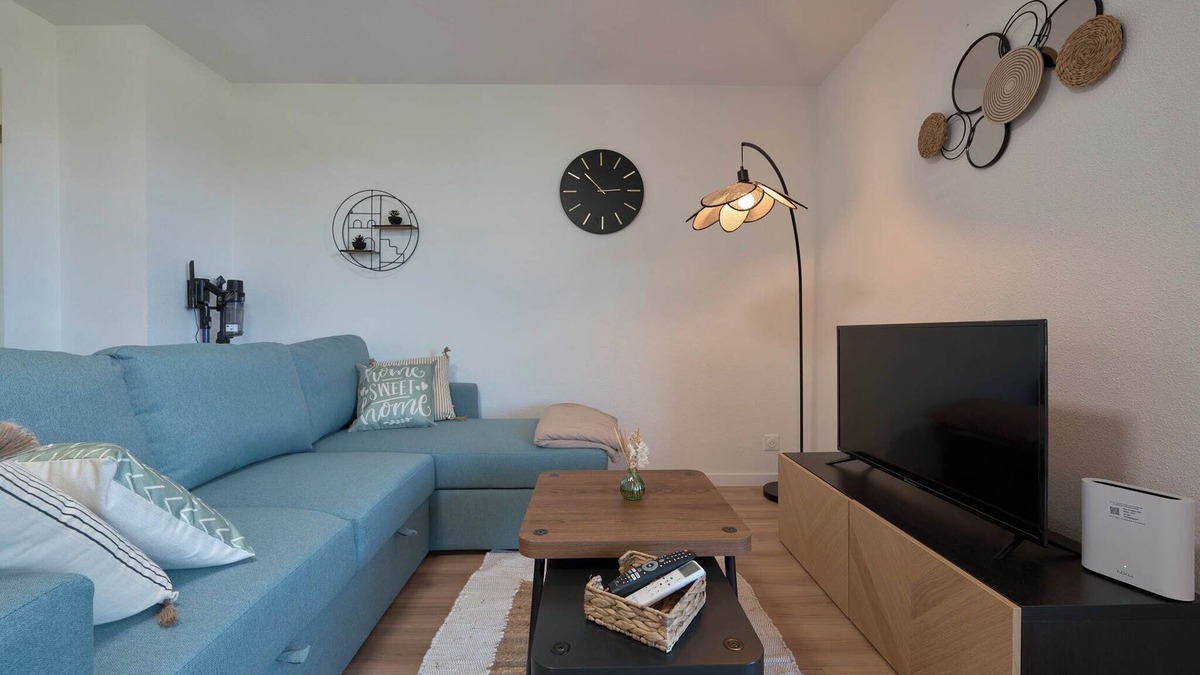 Gaillac Apartment | Apartment, terrace, pool, Netflix and WIFI