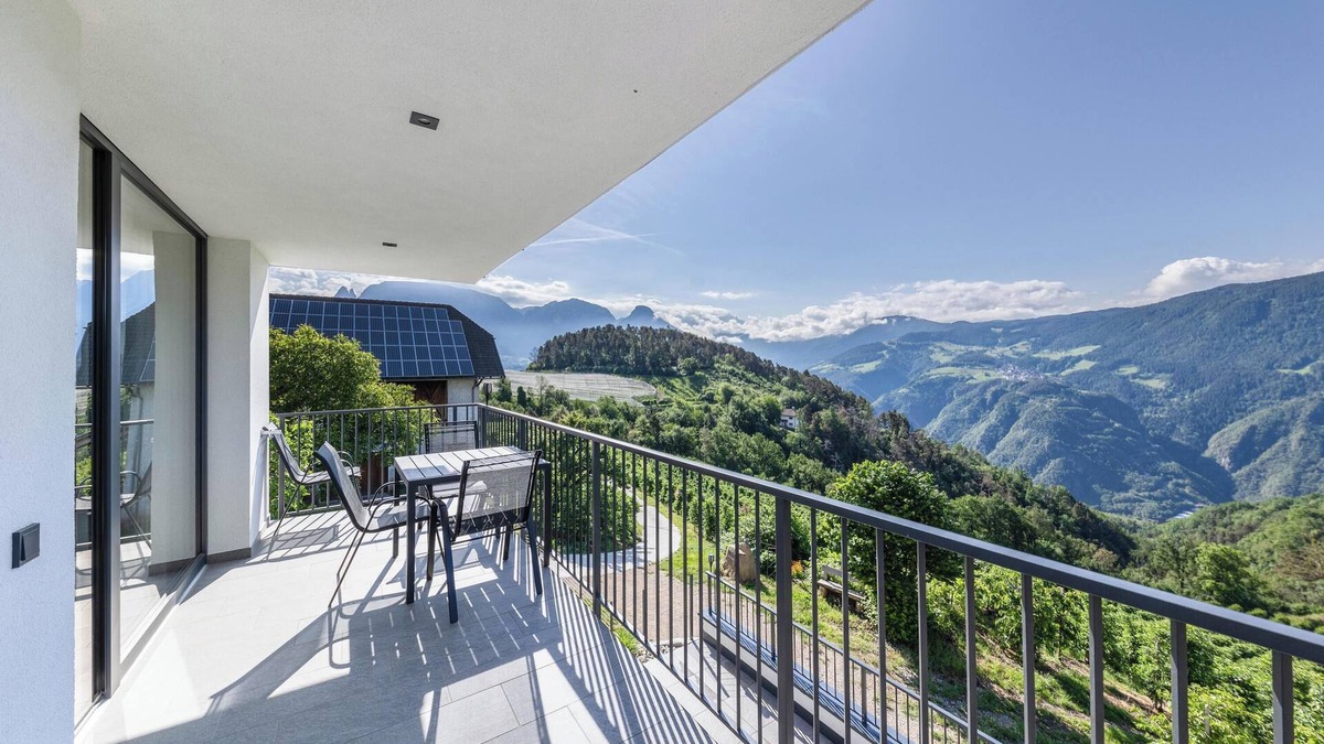 Renon Apartment | Apartment "Thalerhof Naturae Montes Ritten" with Mountain View, Terrace & Wi-Fi
