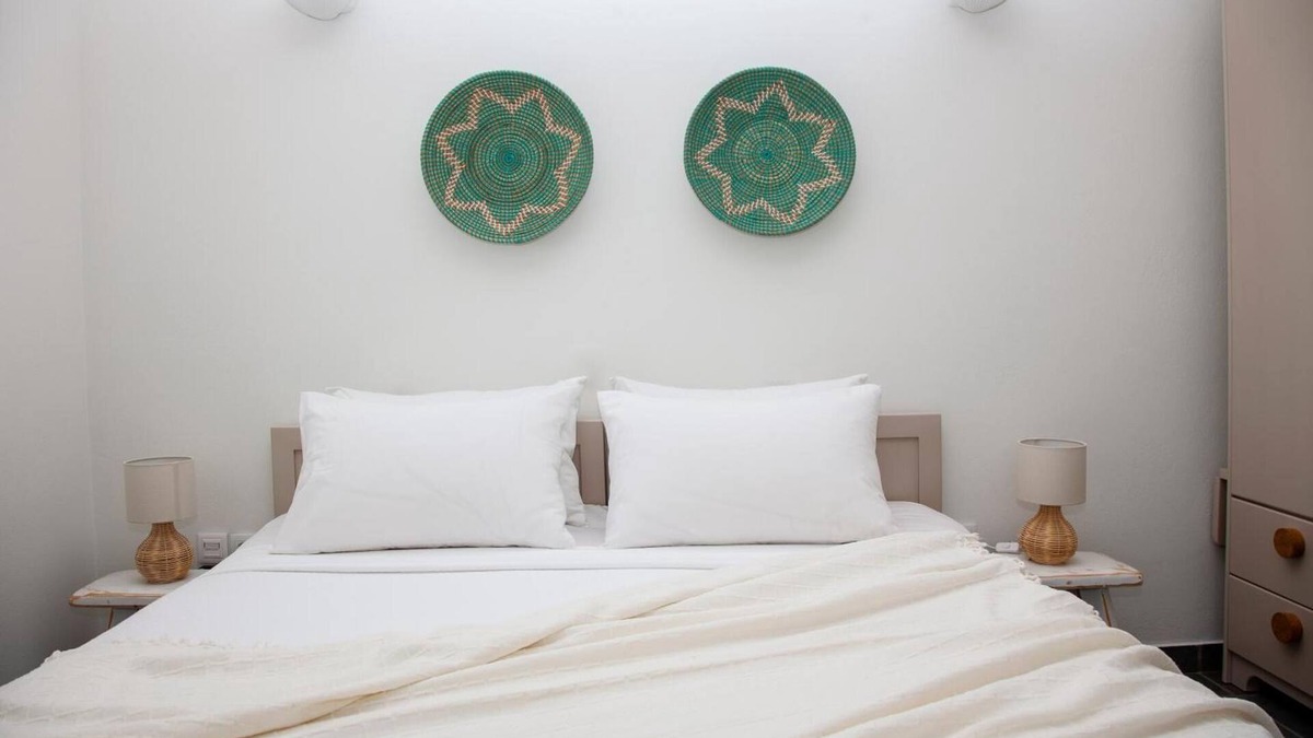 Logaras Apartment | Apartment 'The Cretan Double Room' with Sea View, Wi-Fi and Air Conditioning