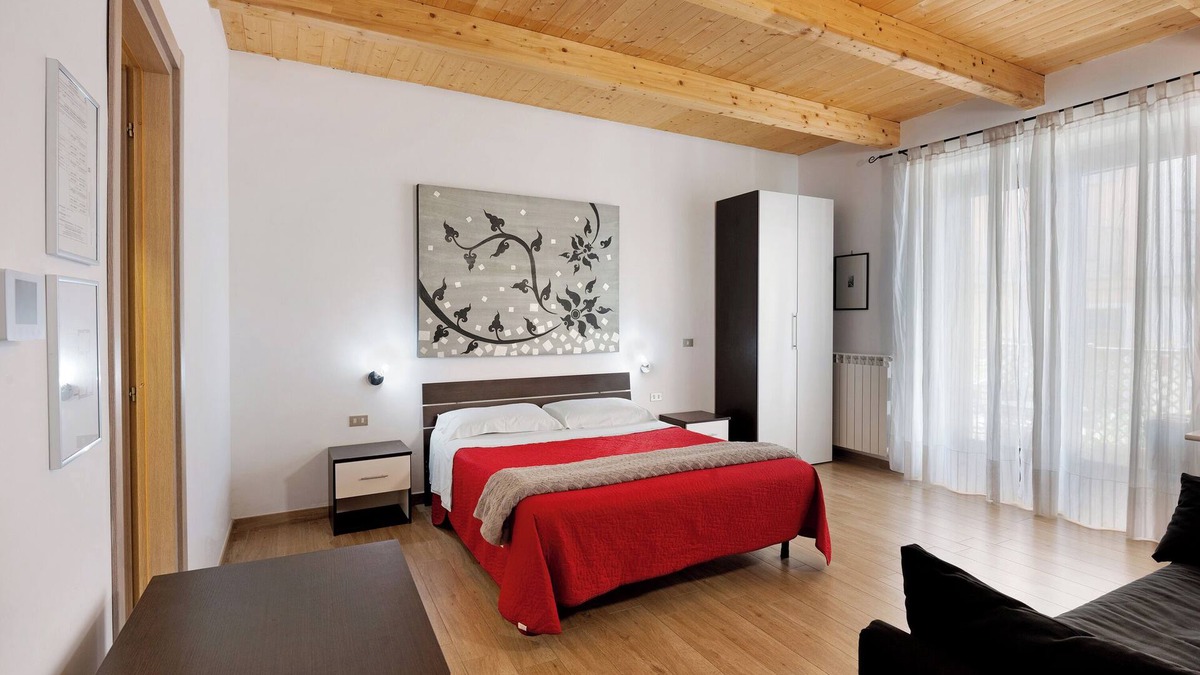 San Lazzaro House | Apartment 'The Main Street Camera Standard' with Mountain View and Wi-Fi