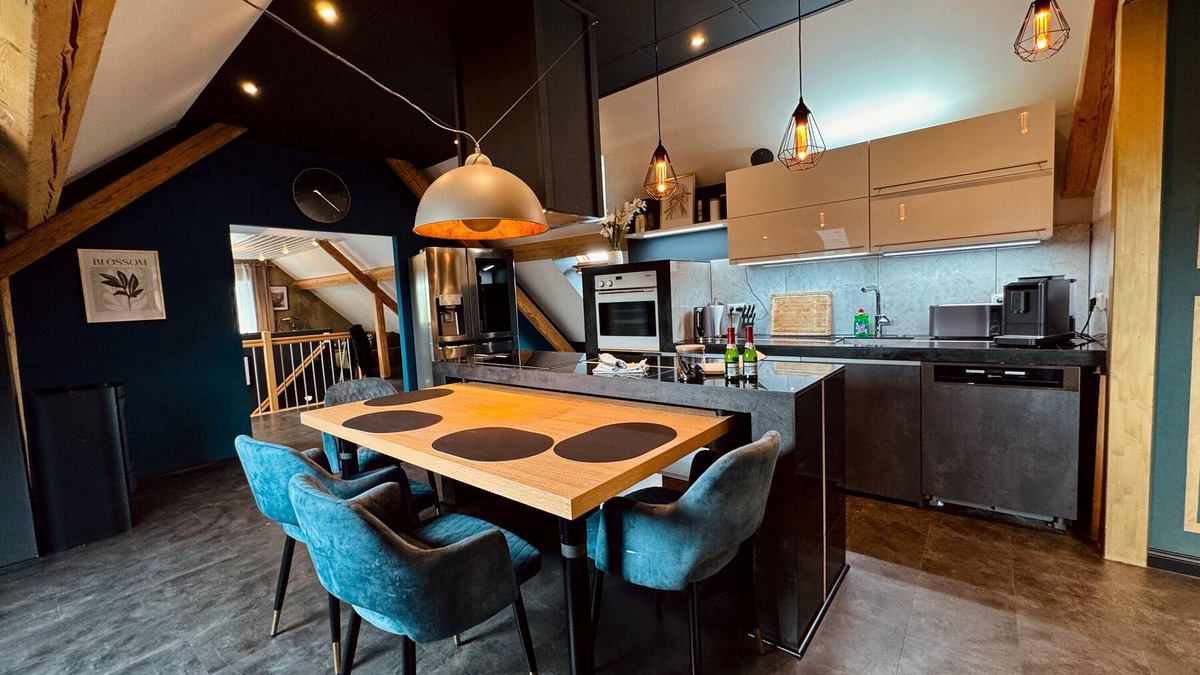 Feuerscheid Apartment | Apartment 'The Rooftop Of Lot54' with Private Terrace, Private Garden and Wi-Fi