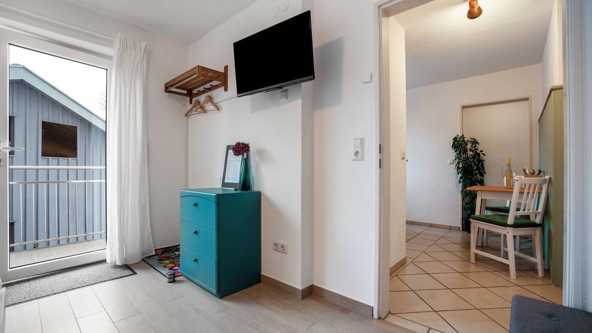 Hergensweiler Apartment | Apartment 'Tina' with Balcony and Wi-Fi