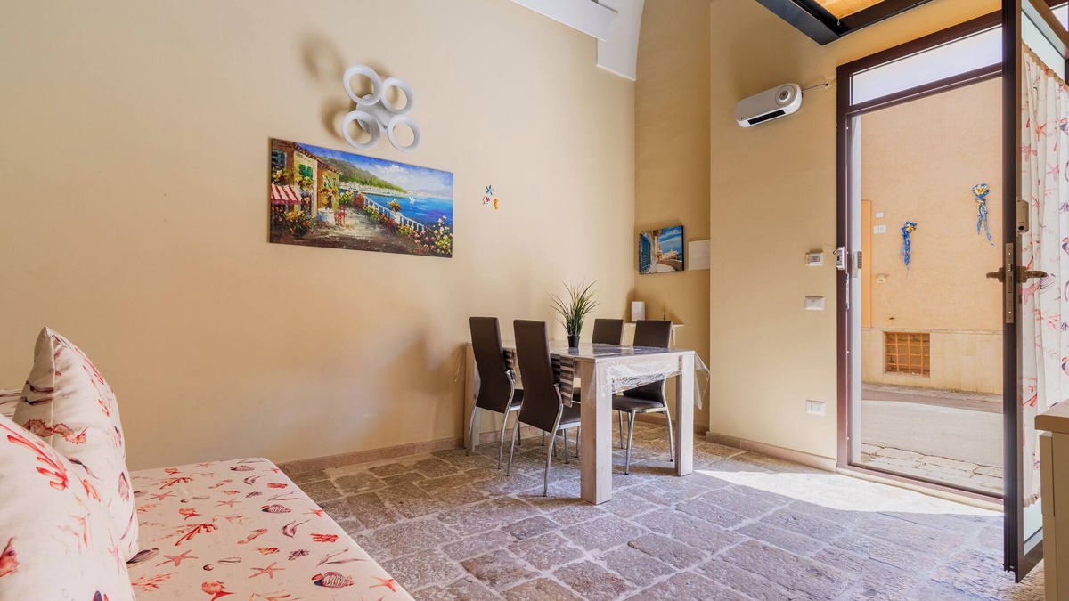 Alezio Apartment | Apartment 'Tittì' with Wi-Fi and Air Conditioning