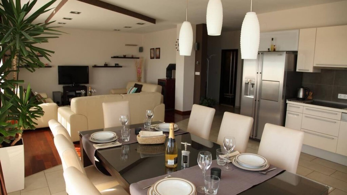 Mravince Apartment | Apartment Toma - Comfort Two-Bedroom Apartment with Terrace and Sea View