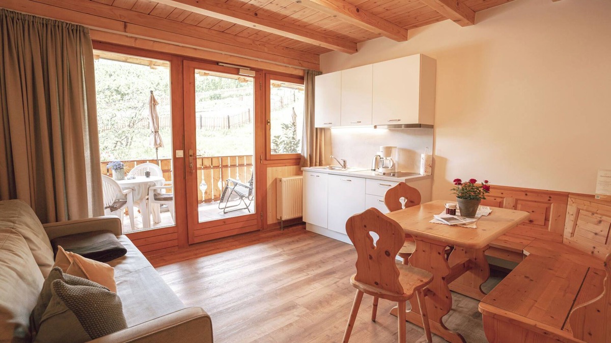 Lana Apartment | Apartment "Toni - Obermösslhof" with Wi-Fi, Terrace & Mountain View