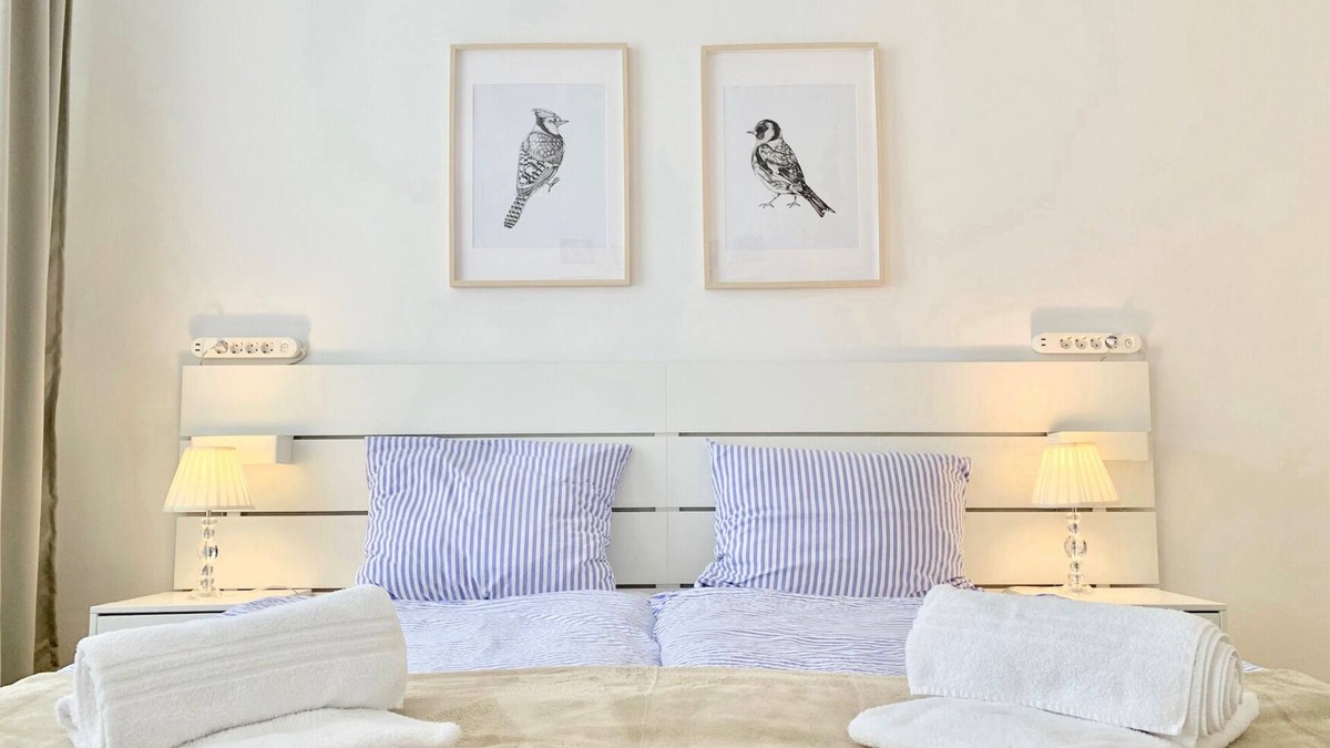 Neulerchenfeld Apartment | Apartment Top 2 mit Doppelbett im Wohnraum