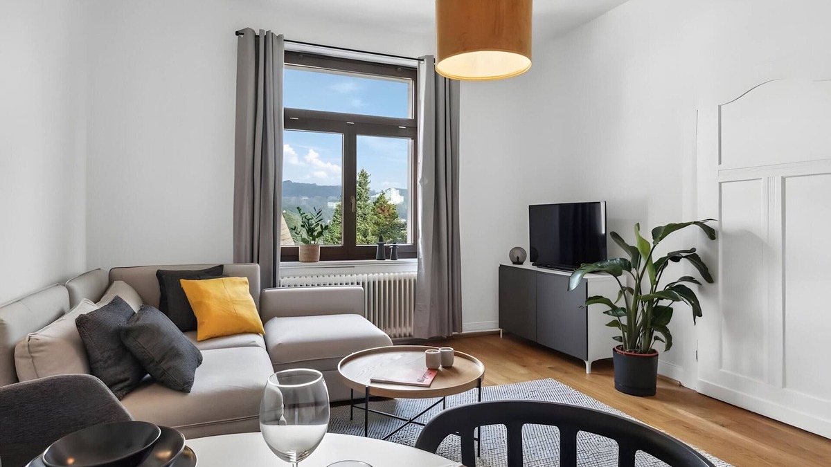 Wuppertal Apartment | Apartment 'Top Wohnung-neu-20 Min Nach Dus' with Wi-Fi