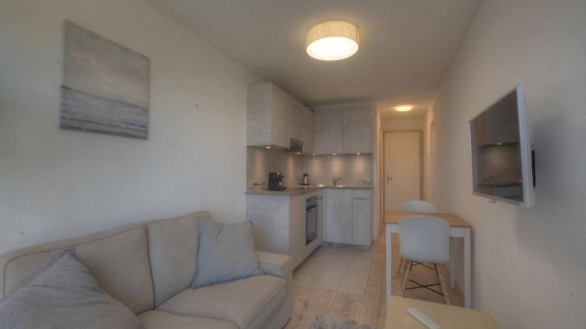 Monteiller Apartment | Apartment Topaze by Interhome