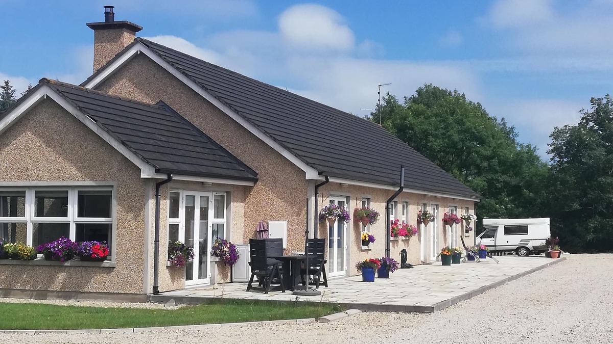 Loughinisland Apartment | Apartment totally private entrance, sauna, shower, bedroom, studio,bathroom.