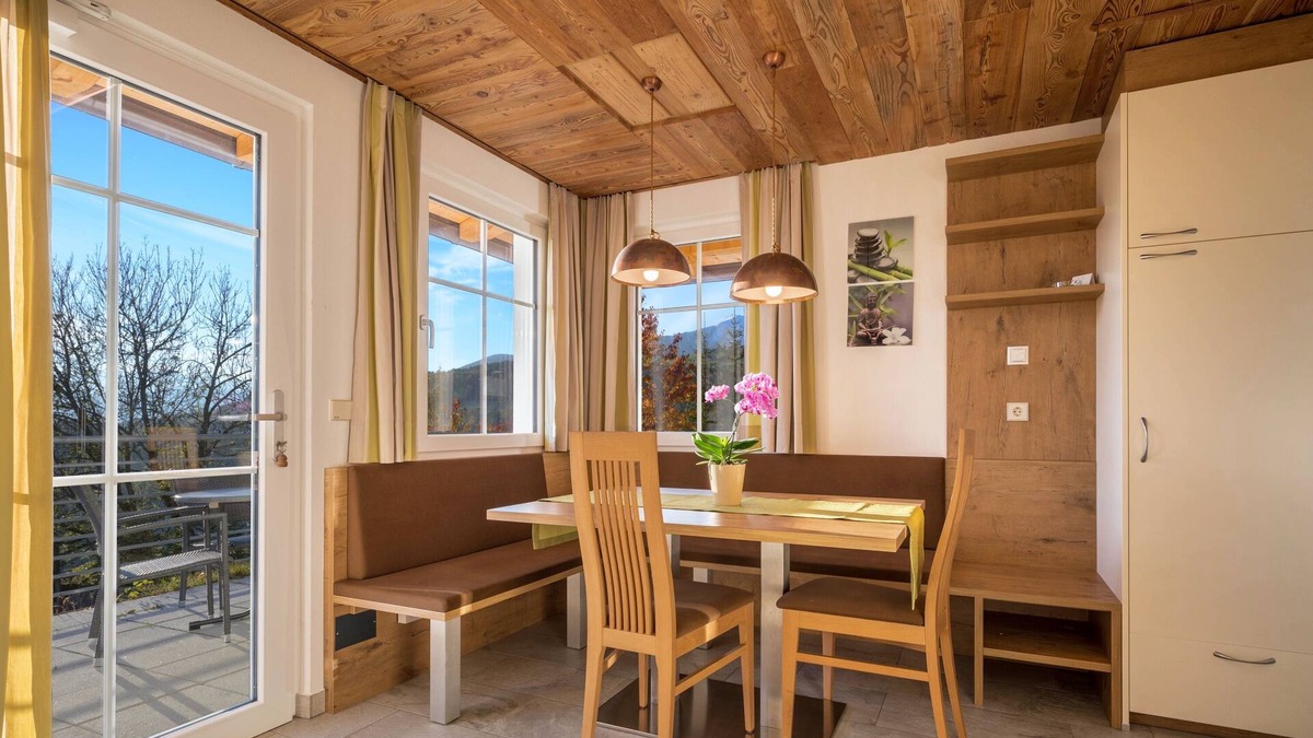 Terento Apartment | Apartment “Treyer 8 Romantica” with Mountain View, Wi-Fi, Terrace & Garden