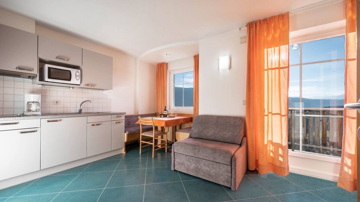 Terento Apartment | Apartment “Treyer 5 Typ A” with Mountain View, Wi-Fi, Balcony & Garden