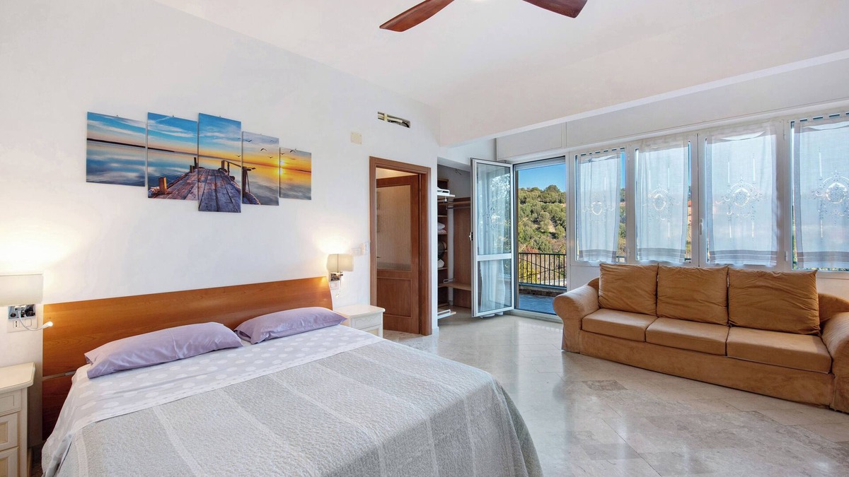 Celle Ligure Apartment | Apartment 'Tramontana' with Balcony