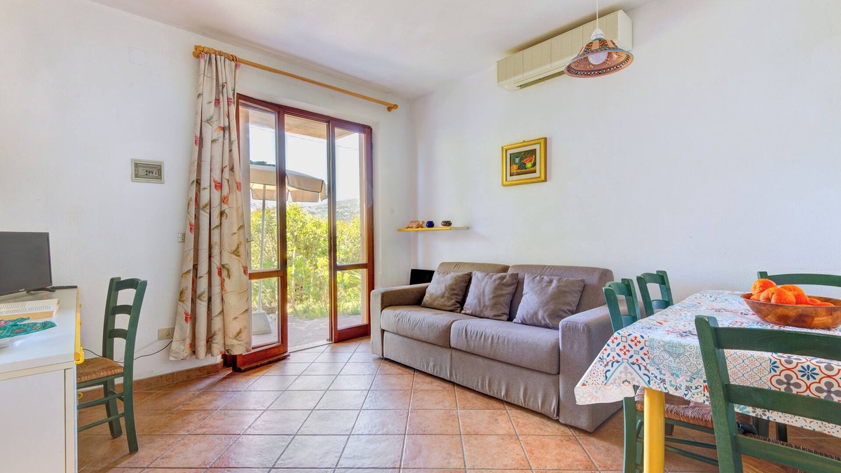 Bonalaccia-Filetto Apartment | Apartment 'Trilocale Bonalaccia 1' with Shared Pool and Wi-Fi