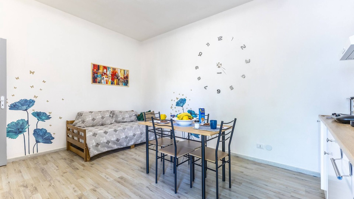 Comiso Apartment | Apartment 'Trilocale In Villa Con Piscina' with Mountain View, Shared Pool and Wi-Fi