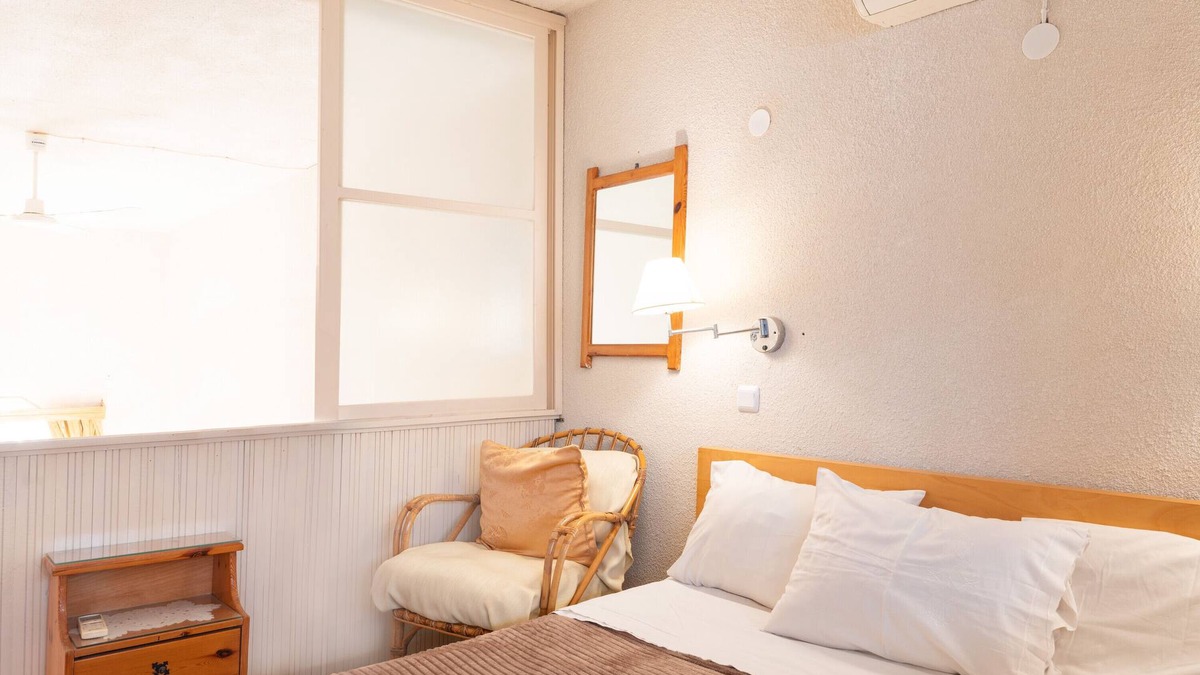 Panormos Apartment | Apartment 'Two-Bedroom No 1' with Sea View, Wi-Fi and Air Conditioning
