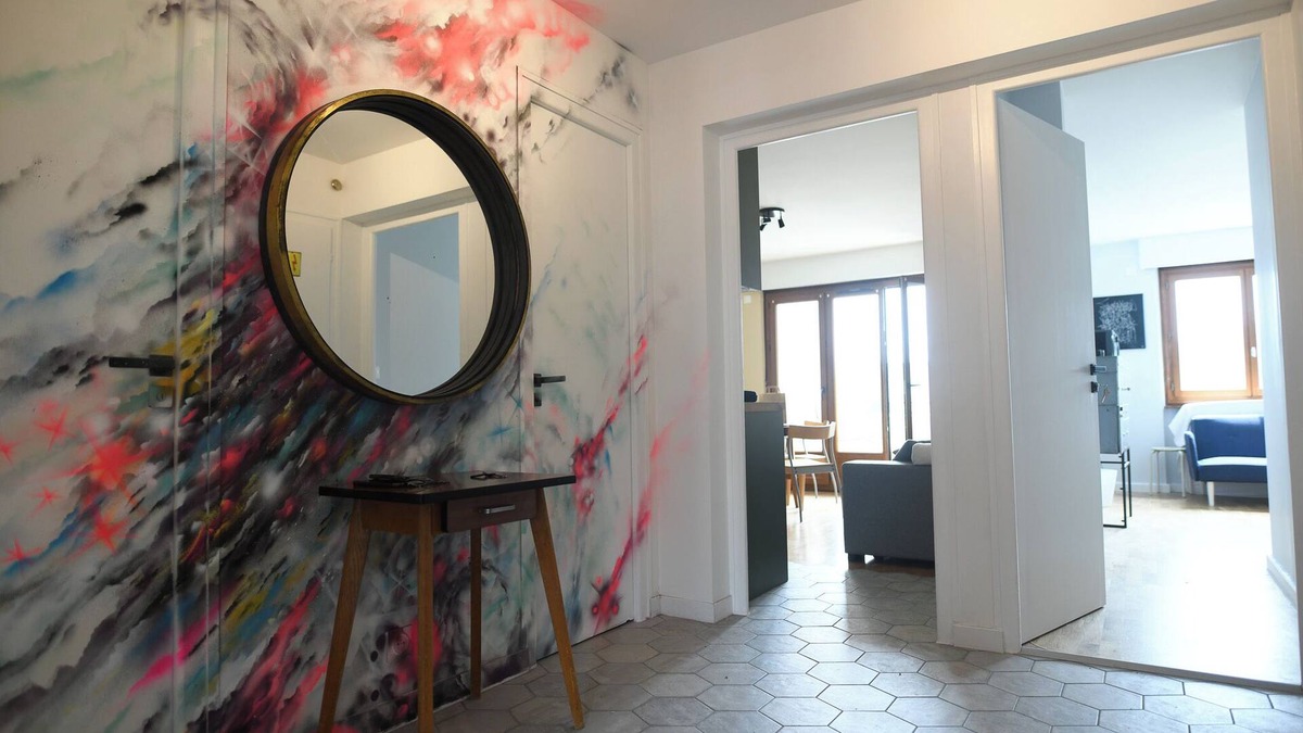 Ambilly Apartment | Apartment 'Urban Gallery Grand' with Mountain View, Balcony and Wi-Fi