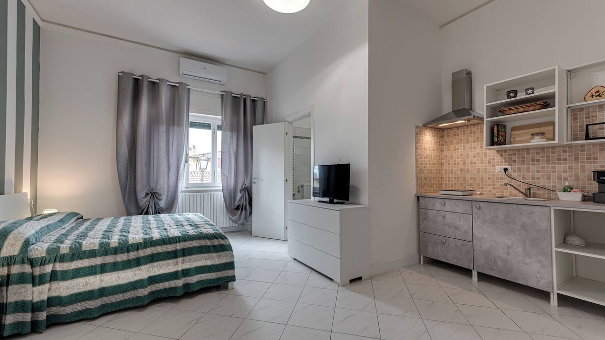 Calenzano Apartment | Apartment 'Ursa' with Shared Garden, Wi-Fi and Air Conditioning