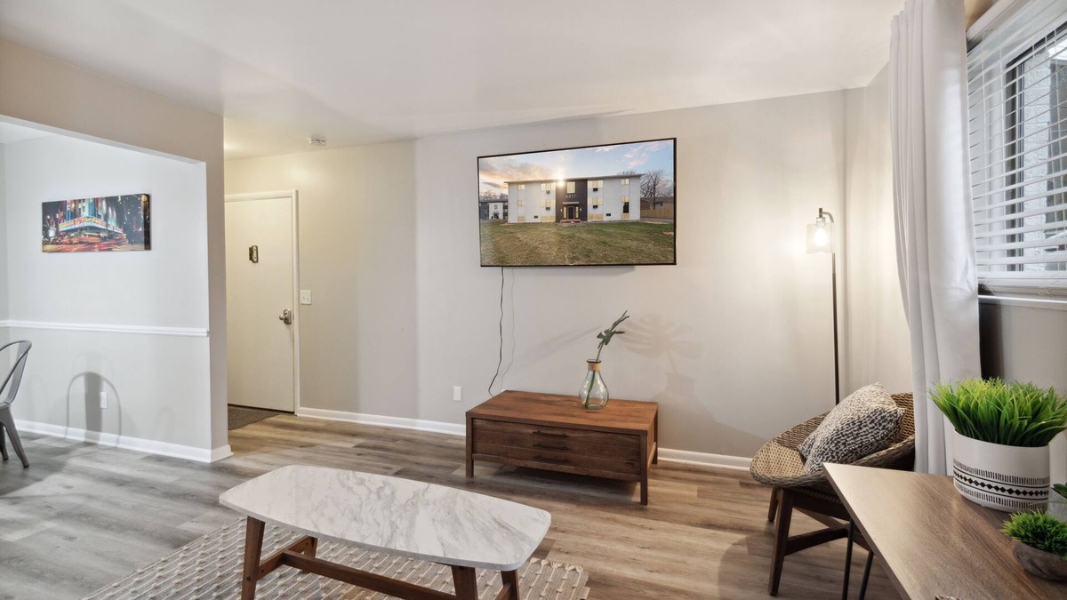 Lansing Apartment | Apartment