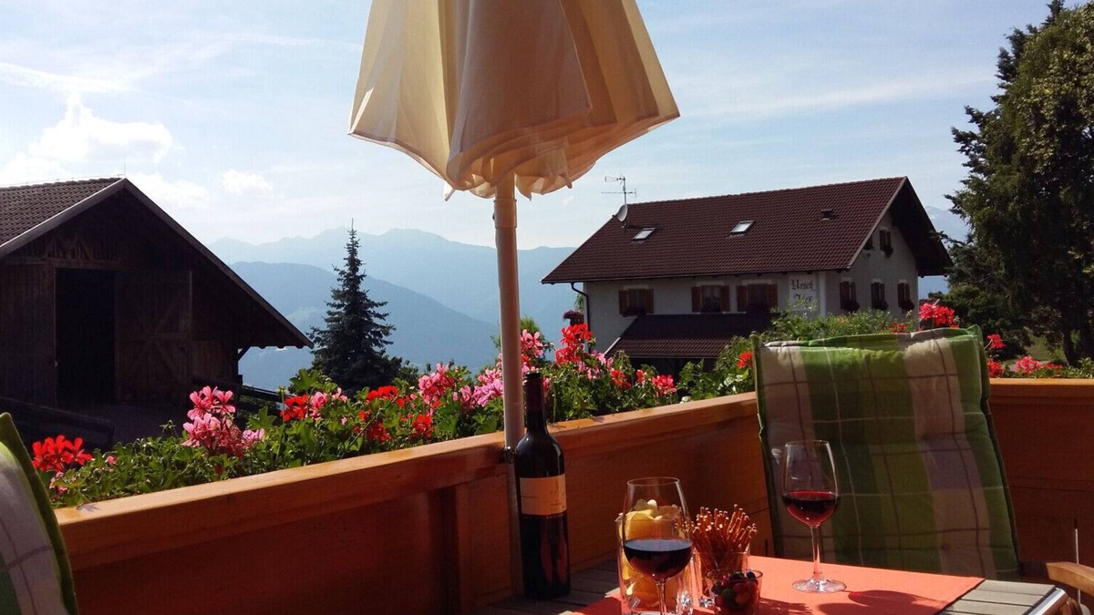 Salonetto Apartment | Apartment "Valentin" with Mountain View, Wi-Fi, Balcony & Garden