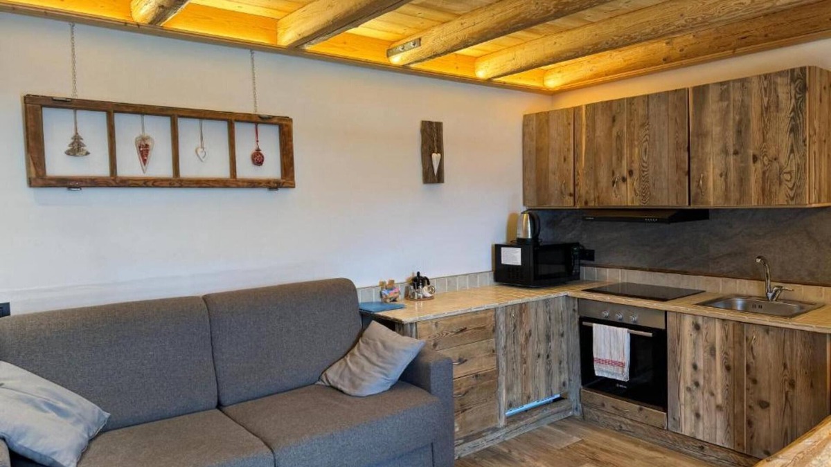Auronzo di Cadore Apartment | Apartment 'Veleza' with Mountain View and Shared Garden