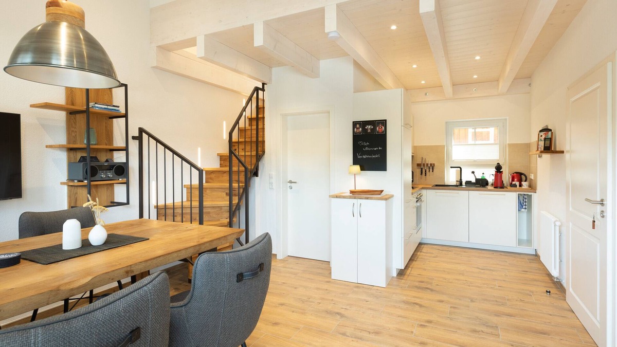 Oflingen Apartment | Apartment 'Verschnuufeckli' with Balcony and Wi-Fi