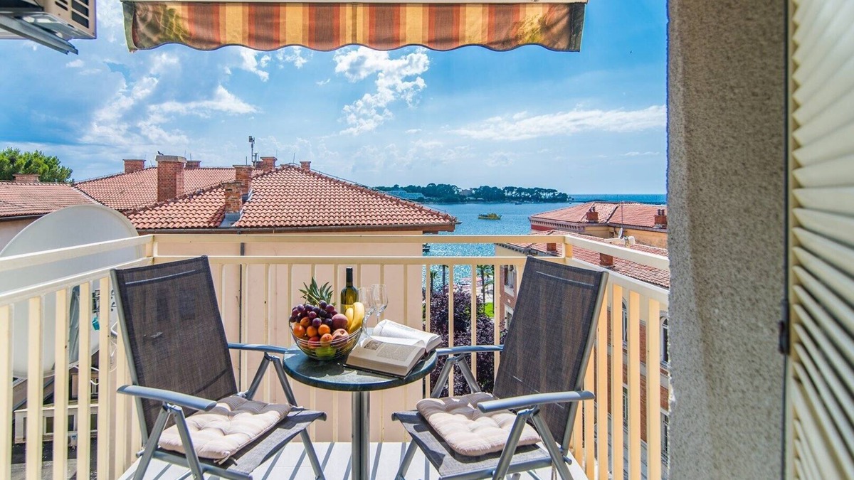 City Center Apartment | Apartment Vesna wit Sea View