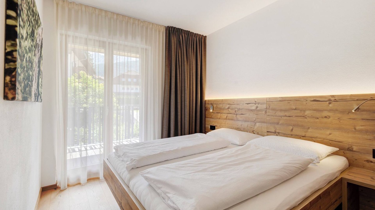 Valdaora di Mezzo Apartment | Apartment 'Villa Kriendl Nr 1 Lanzwiese' with Mountain View, Private Terrace and Wi-Fi