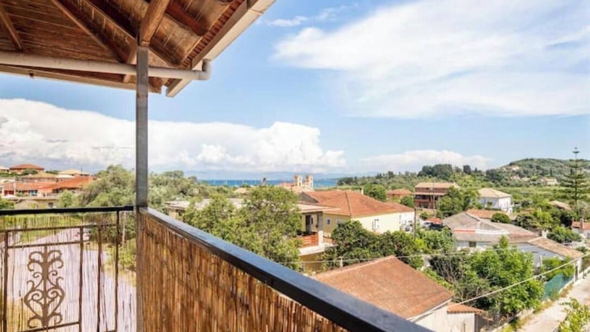 Petriti Apartment | Apartment 'Villa Dorita' with Sea View, Wi-Fi and Air Conditioning