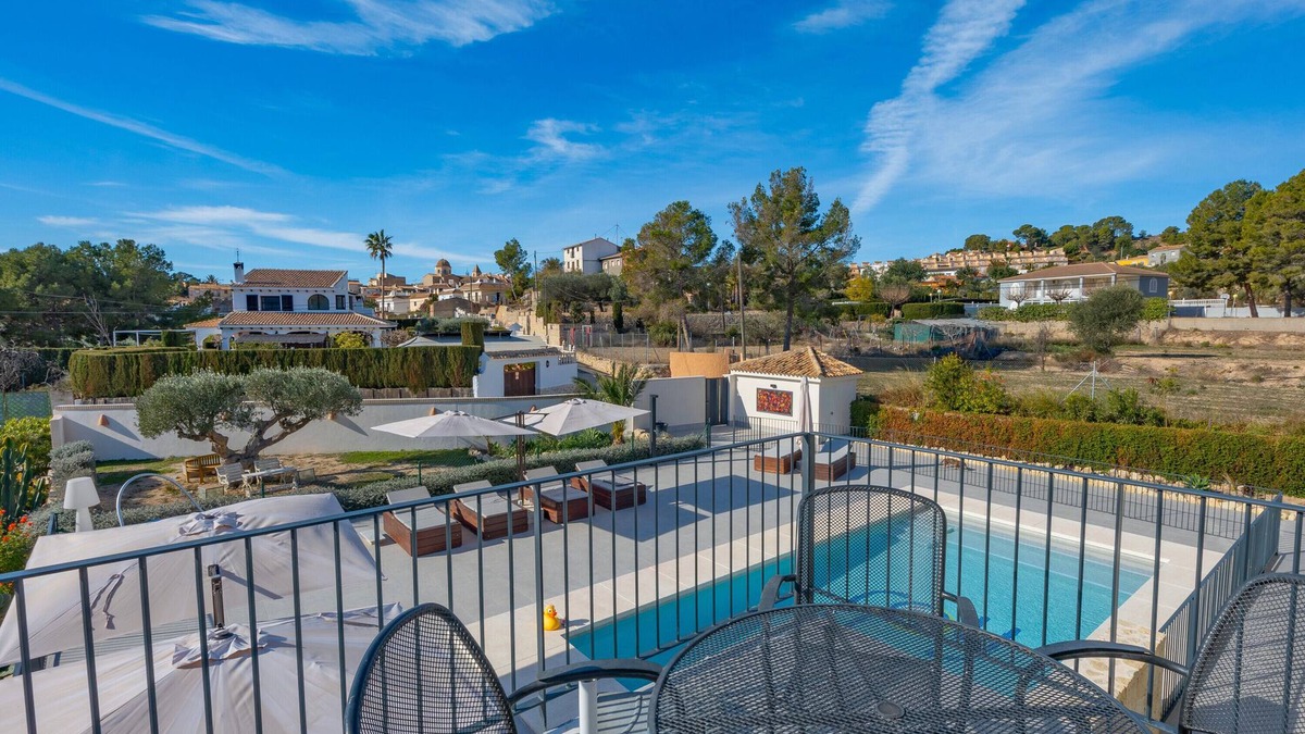 Aigues Apartment | Apartment 'Villa Hoy Naranja' with Mountain View, Wi-Fi and Air Conditioning