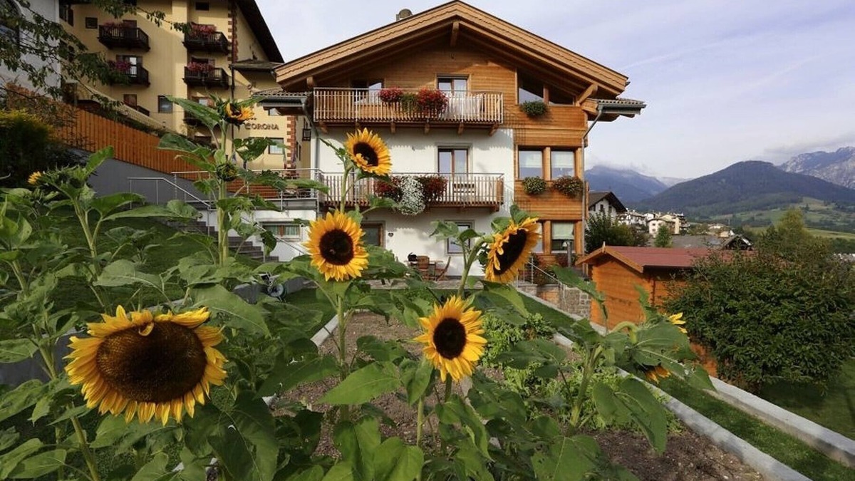 Carano Apartment | Apartment 'Villa Prafiori Giglio' with Mountain View, Shared Garden, Balcony & Wi-Fi